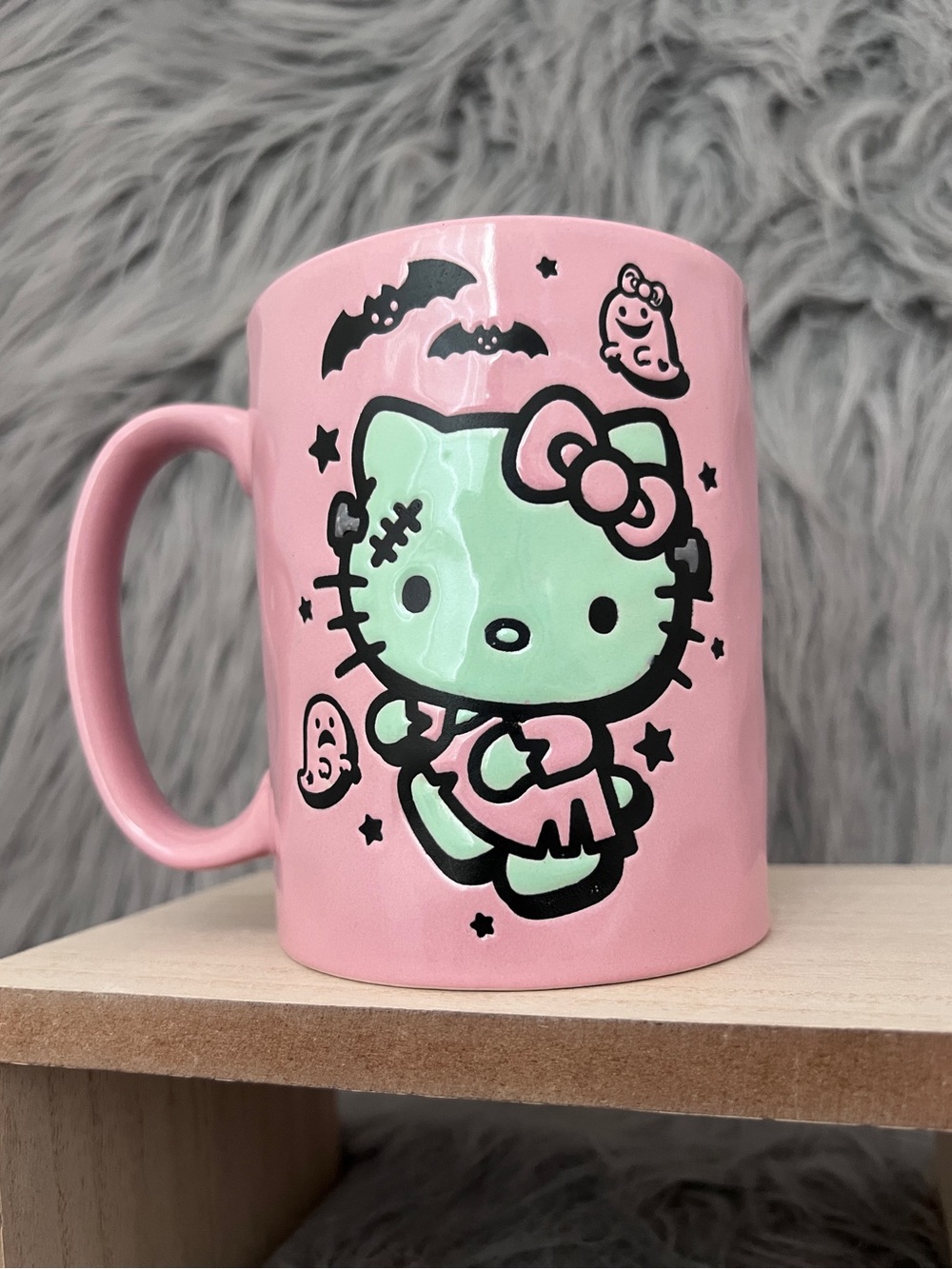 Hello Kitty Pink Ceramic Mug • NWT